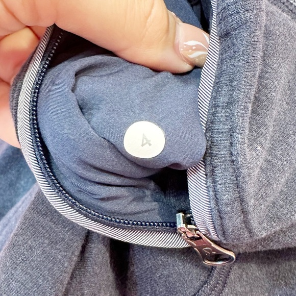 Lululemon Happy Yin Year Sweatpant II in Heathered Inkwell 4 - Picture 8 of 10